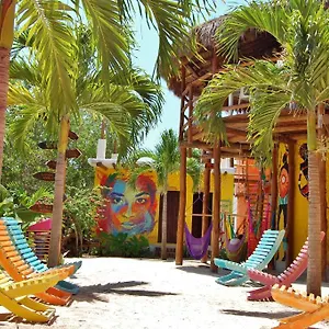 https://tribu-hostel.quintano-roohotels.com